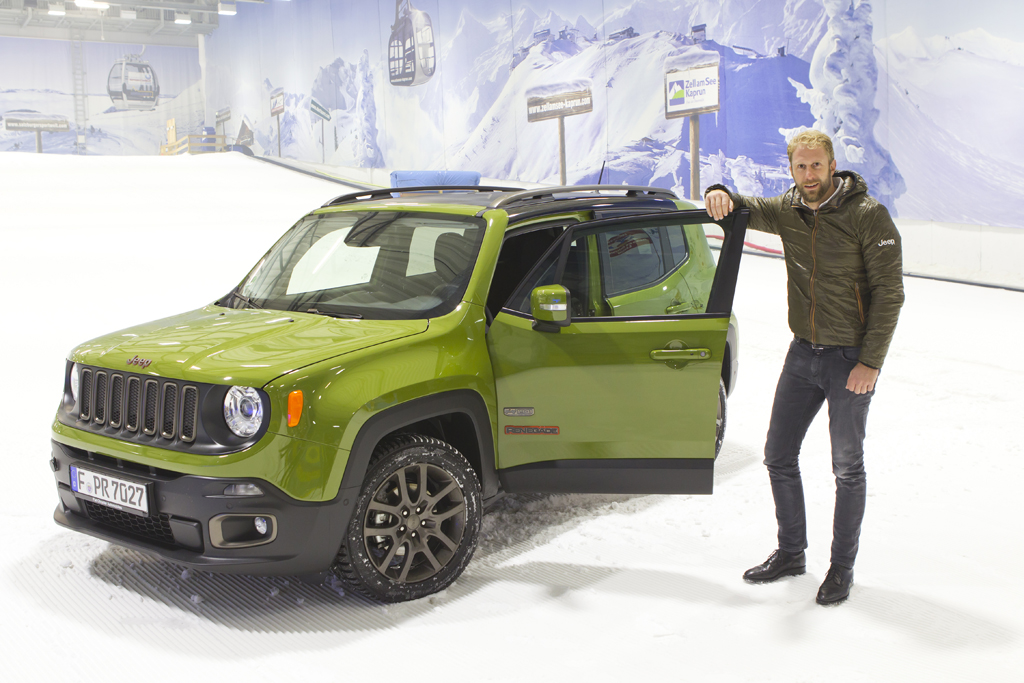 Wintertestfahrt mit Jeep® Renegade und Kumho-Winterreifen in der Skihalle Neuss