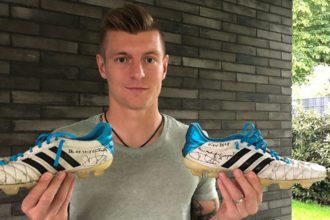Toni Kroos versteigert Sportgeschichte