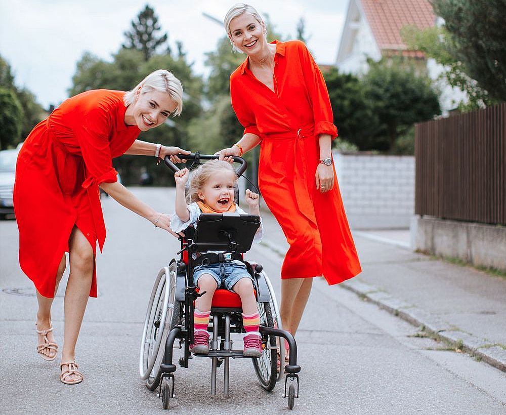 Julia und Nina Meise für Nestwärme e.V. Deutschland