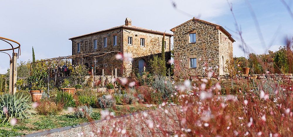 Der neue Weinkeller der legendären Sangiovese-Merlot-Cuvée aus Montalcino jetzt auch für Weinliebhaber geöffnet