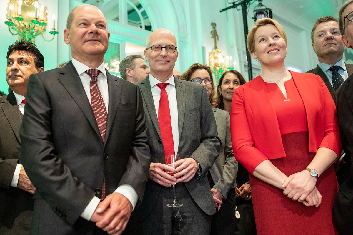 Vizekanzler und Finanzminister Olaf Scholz, Hamburgs Erster Bürgermeister Peter Tschentscher, Bürgerschaftspräsidentin Carola Veit, Staatsministerin Aydan Özoguz und Bundesfamilienministerin Franziska Giffey