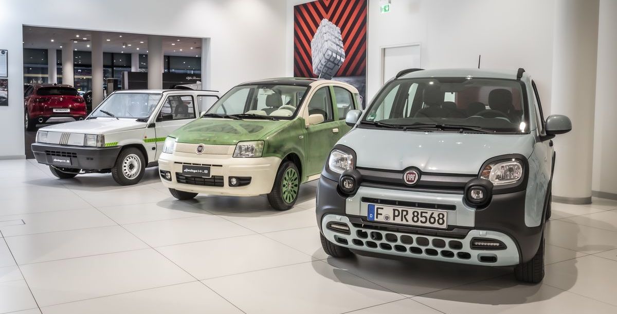 Anlässlich Premiere des Fiat Panda Hybrid und 40. Geburtstag des Fiat Panda – zwei Klassiker mit zukunftsweisenden Antrieben im Motor Village Frankfurt