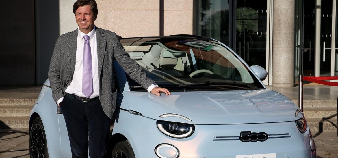 Markenchef Olivier François stellt neuen Fiat 500 beim ersten Testdrive vor