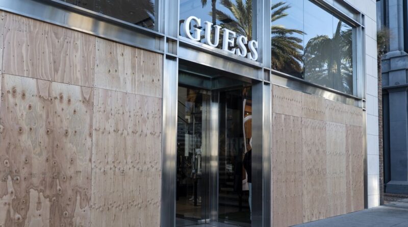 Iris Law ist Markengesicht von Guess Jeans