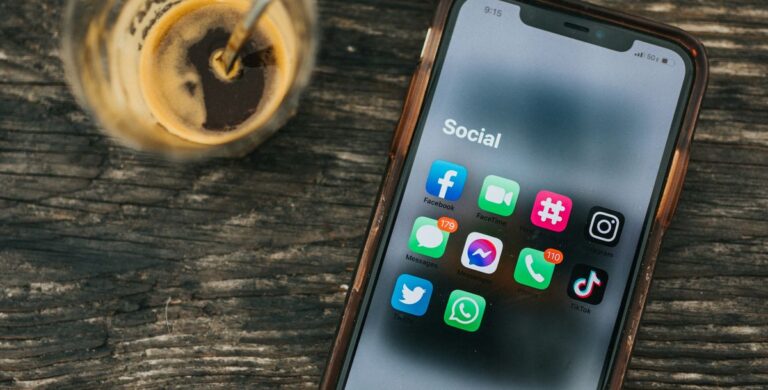 Social Media Recht - neues Buch klärt über Fallstricke auf