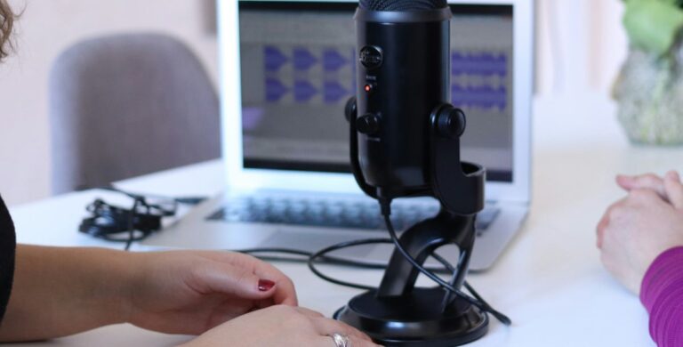 "Kurzer Freitag" - Agenturpodcast von Wake up Communications ohne Break