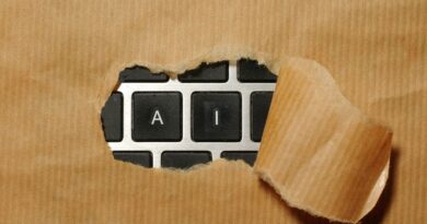 LinkedIn & KI: Abmahnrisiko bei nicht gekennzeichnetem Content