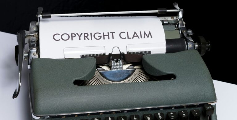 Papst, Brad Pitt und Alice Weidel - alle schreiben für ein Magazin