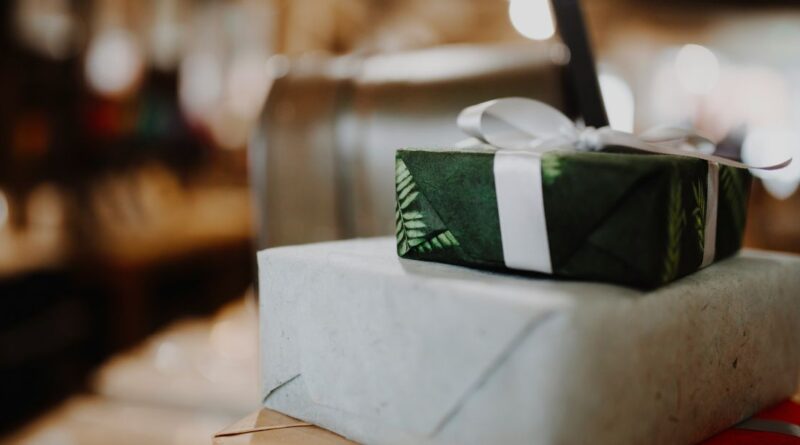 Freche Oma pusht Mydays-Weihnachtskampagne