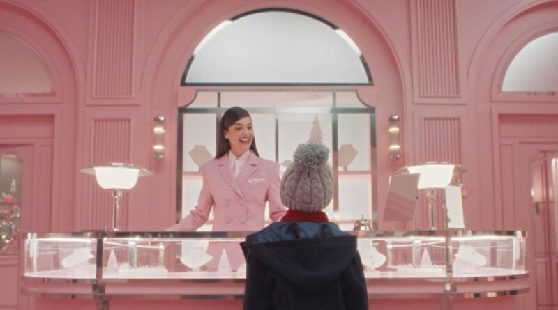 Pandora mit Weihnachts-Spot zur Holiday Kampagne