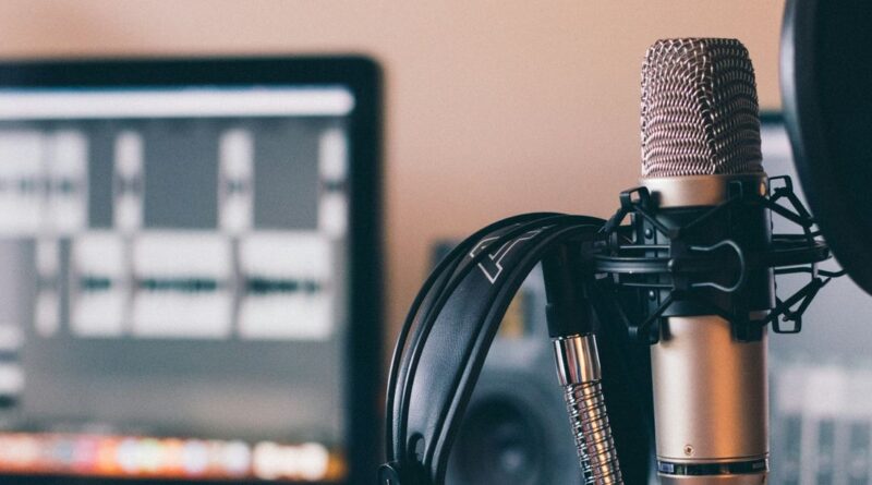 VDI-Podcast "Technik aufs Ohr" - Christopher Baczyk übernimmt Moderation