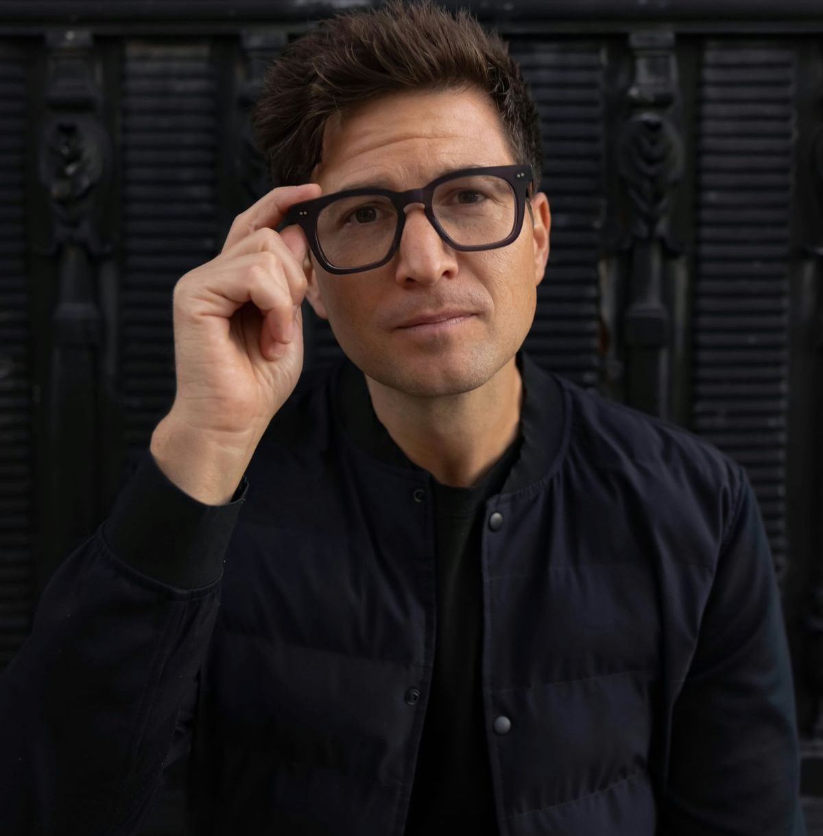 Cyberpunk Clothing vs Techwear: What’s the Difference (and Which One Fits You)?