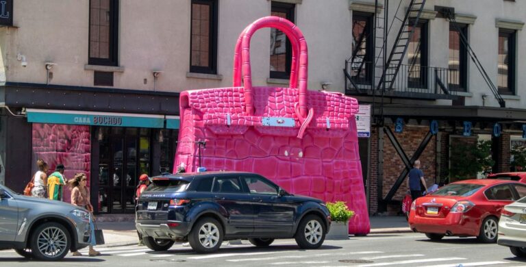 Superfakes aus Berlin - der Luxus-Handtaschen-Betrug