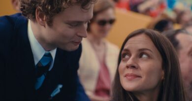 "La regina Silvia" - adattamento cinematografico della storia d'amore della coppia reale svedese.