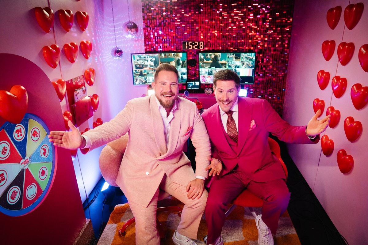 Moderatoren-Duo Dennis und Benni Wolter