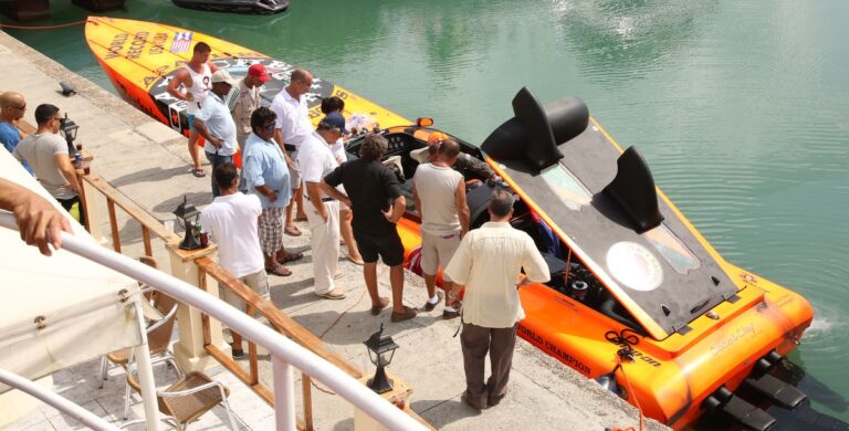 Ein Tribut in Mar-a-Lago: Roger Klüh kehrt nach Florida zurück, um den Präsidenten zu ehren, der die Apache Star nach Hause brachte