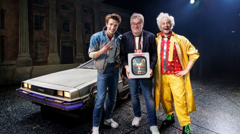 Elton übernimmt Gastrolle in "Zurück in die Zukunft"