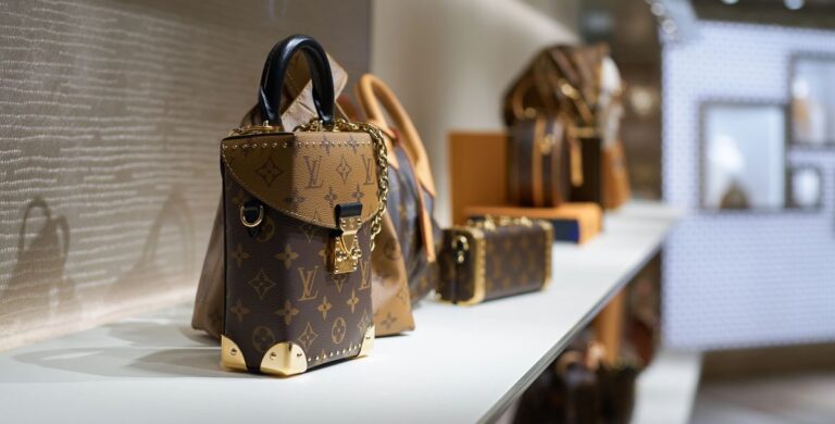 Louis Vuitton: Doku über das Imperium und Bernard Arnaults Aufstieg