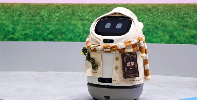Doova von Tuya Smart - KI-Begleitroboter für ältere Menschen